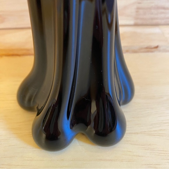 Solid Ebony Black Art Glass Lobed Twist Bud Vase - Picture 7 of 7